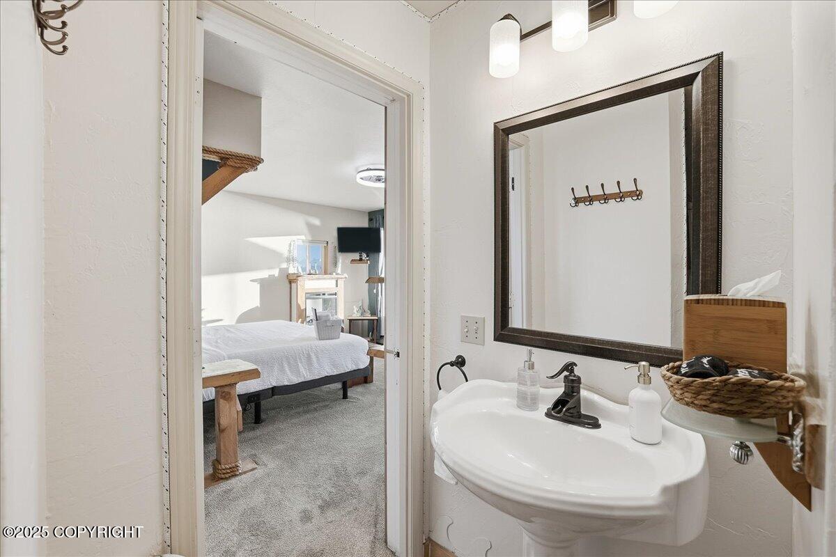 895 Ocean Drive Loop