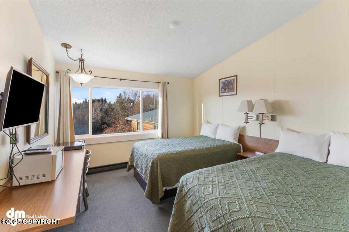 147 E Pioneer Avenue