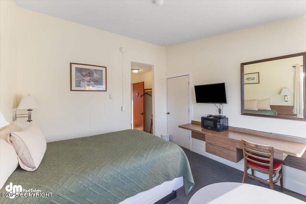 147 E Pioneer Avenue