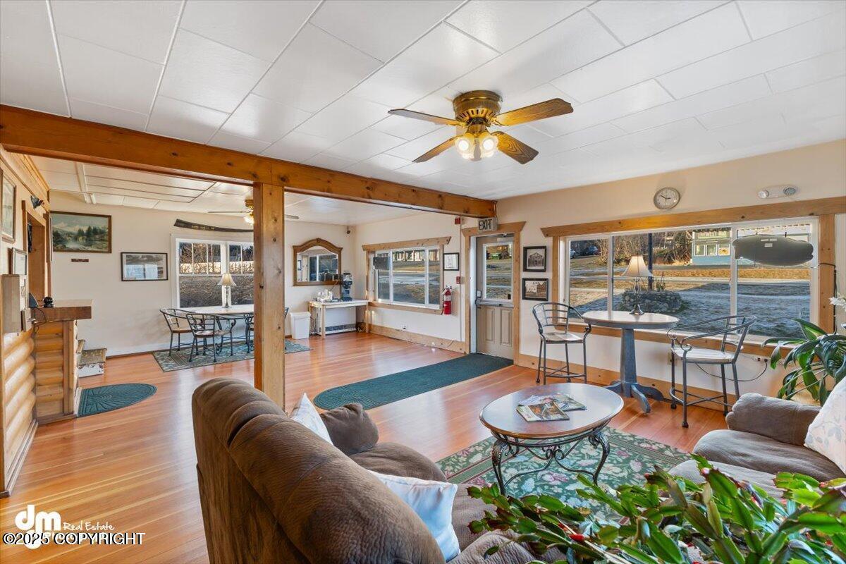 147 E Pioneer Avenue