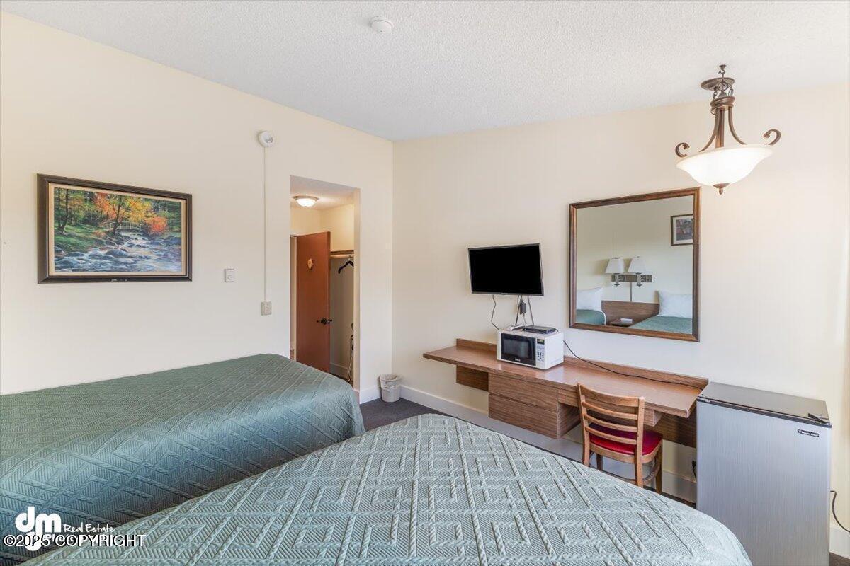 147 E Pioneer Avenue