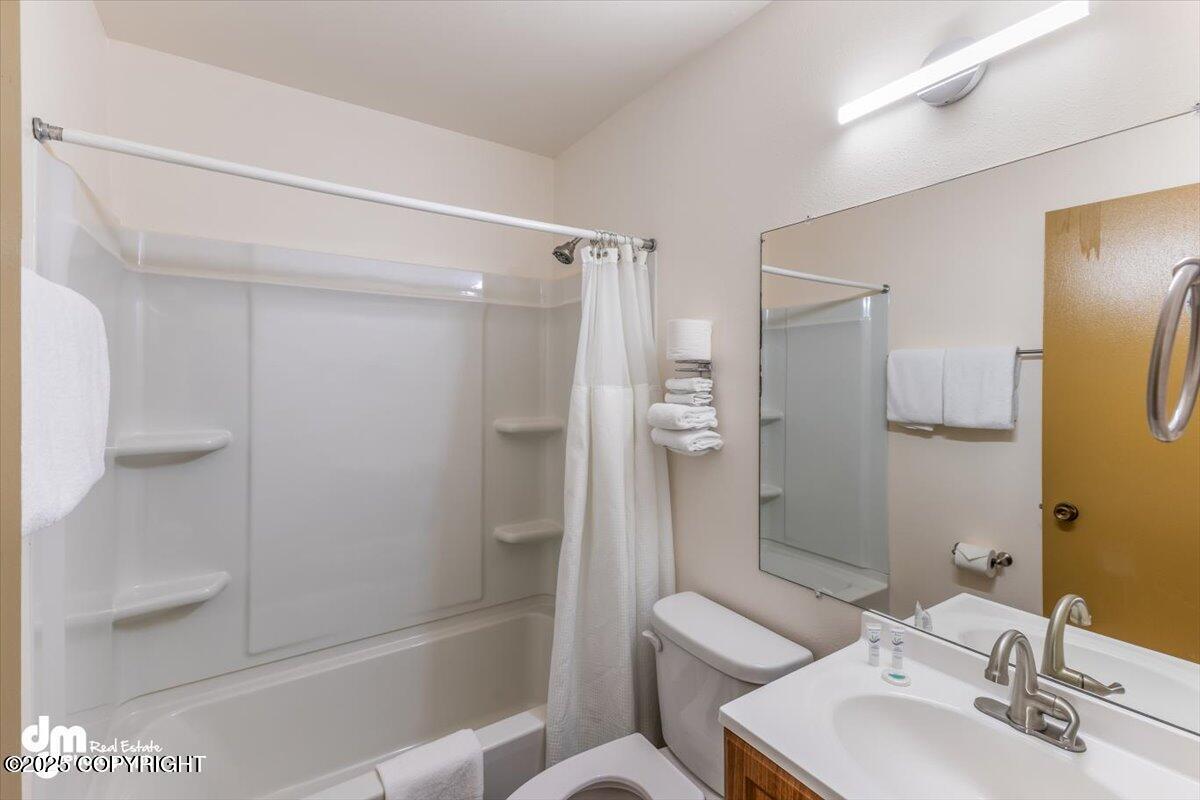 147 E Pioneer Avenue