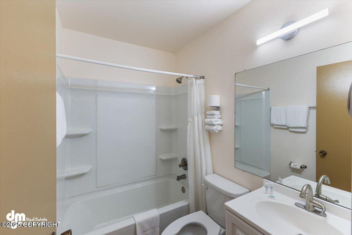 147 E Pioneer Avenue