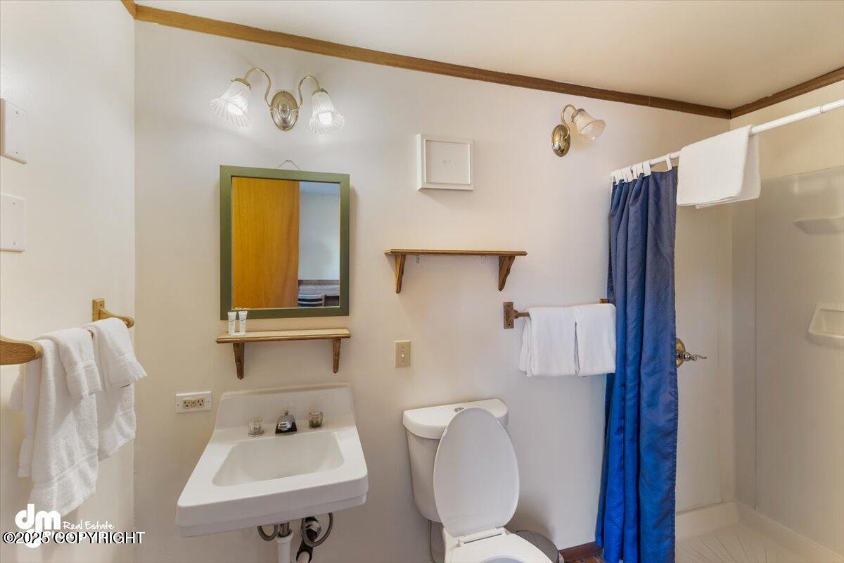 147 E Pioneer Avenue