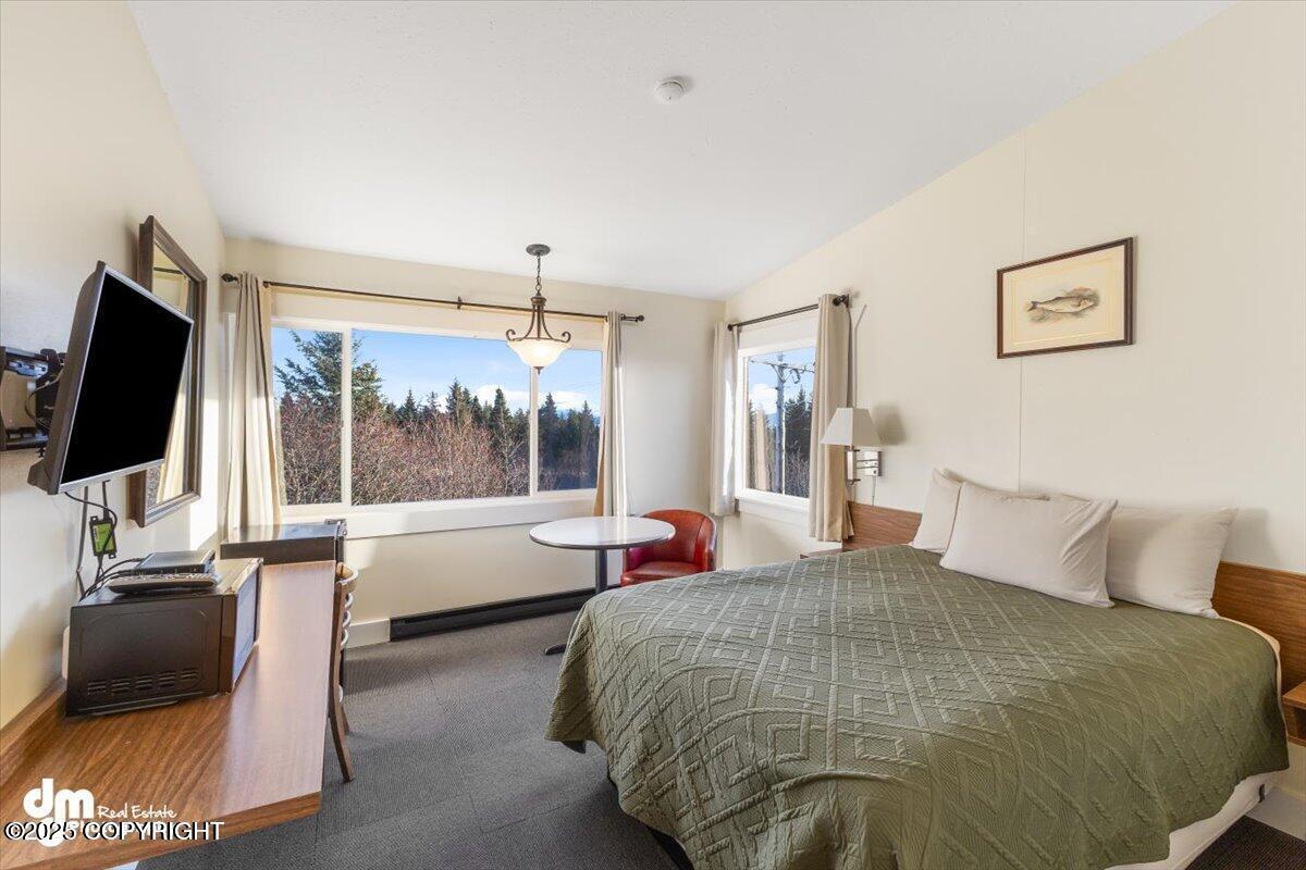 147 E Pioneer Avenue