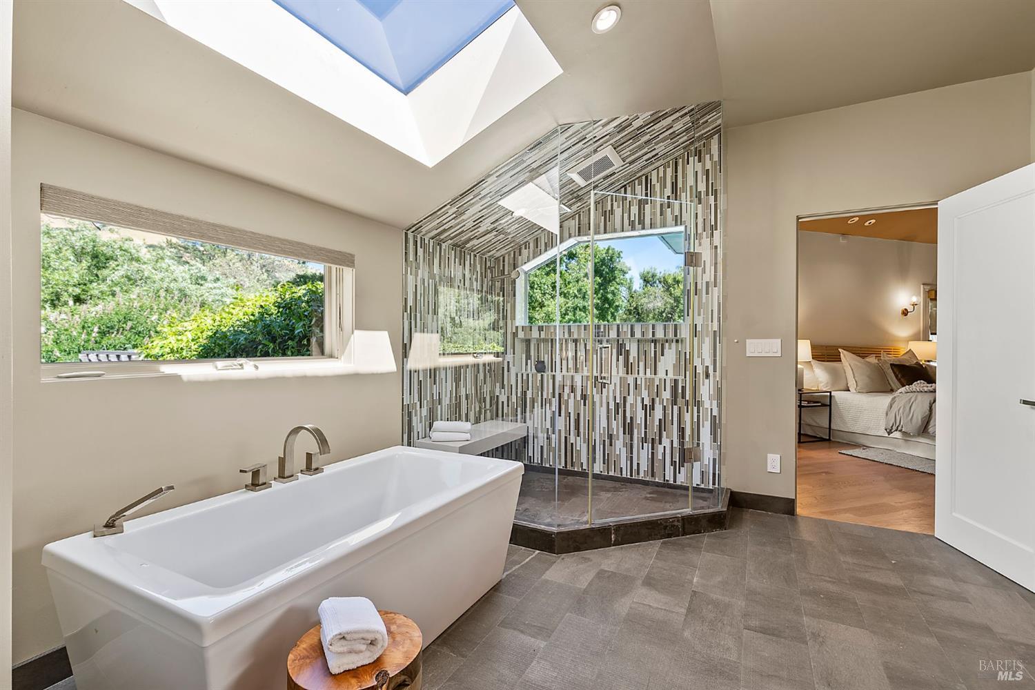 1 Golden Lily Place