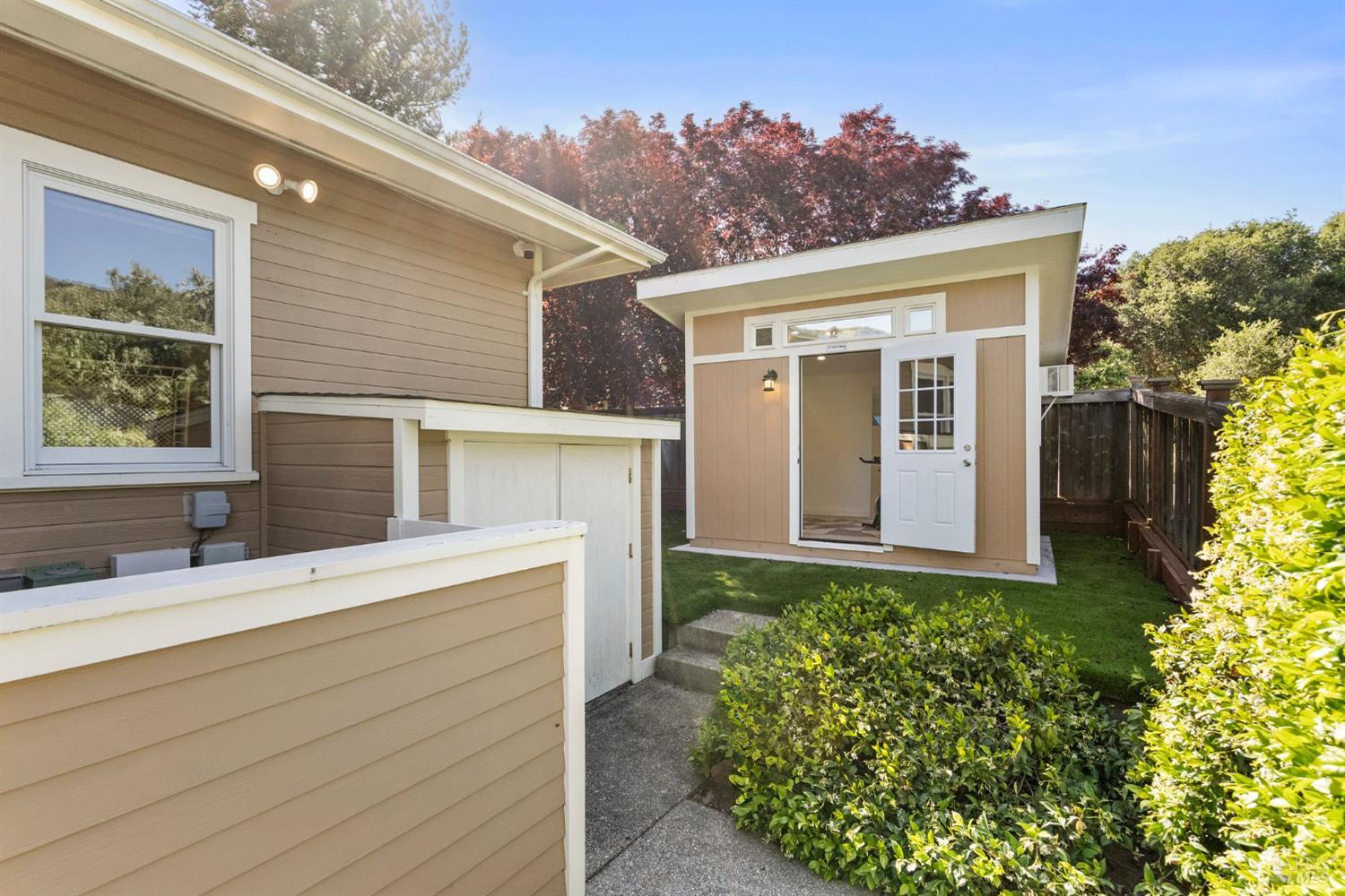 1 Golden Lily Place