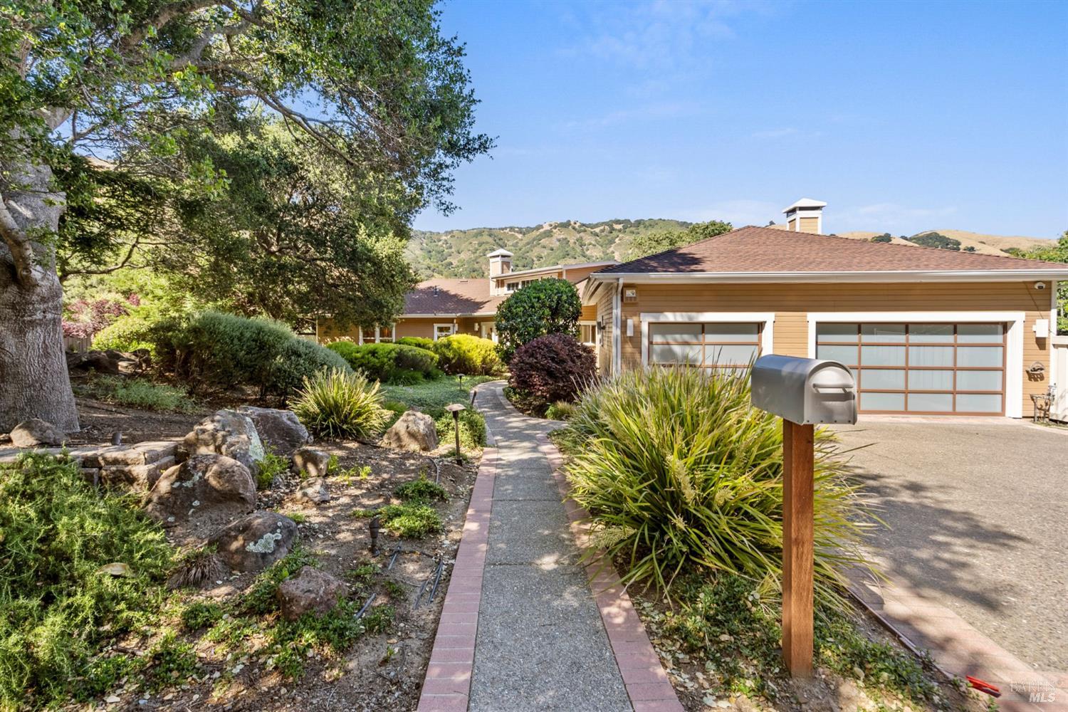 1 Golden Lily Place