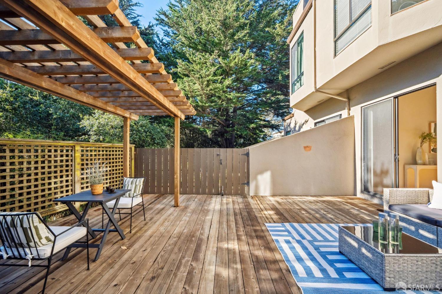 235 N Lake Merced Hills