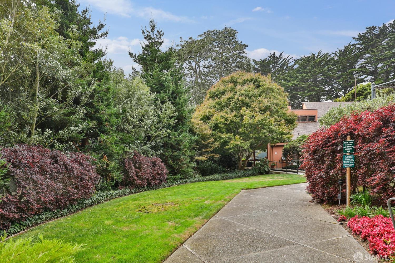 235 N Lake Merced Hills
