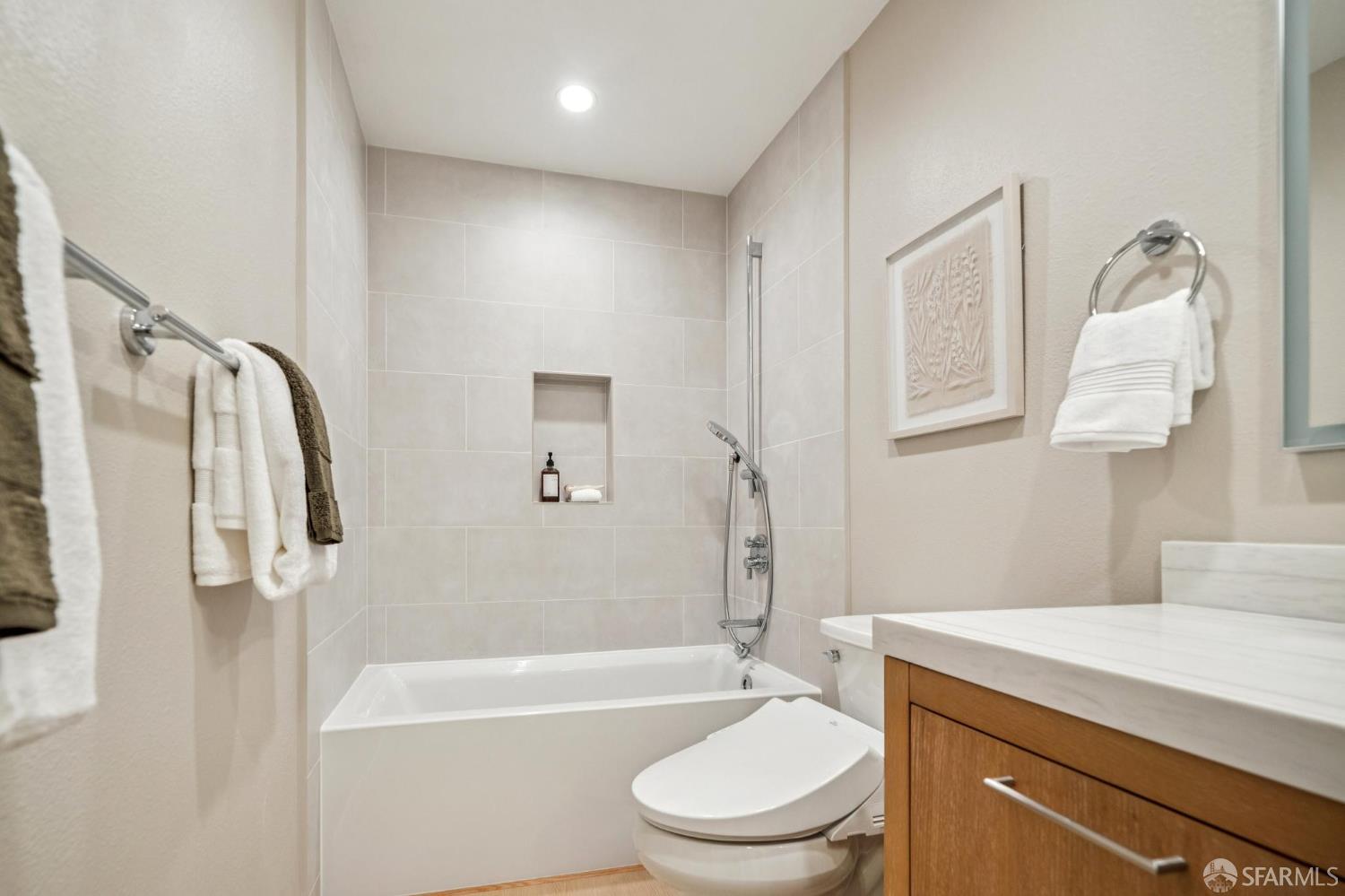 235 N Lake Merced Hills