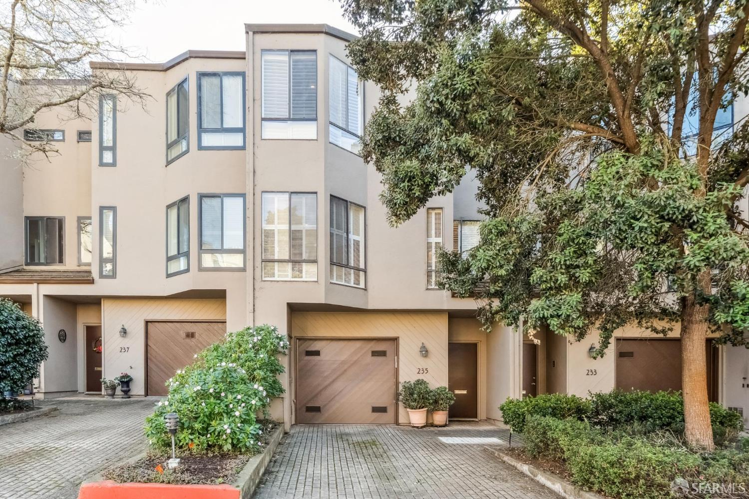 235 N Lake Merced Hills