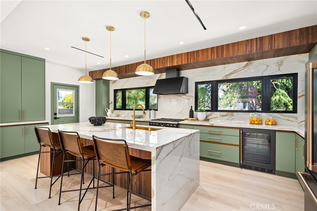 3221 Country Club Drive