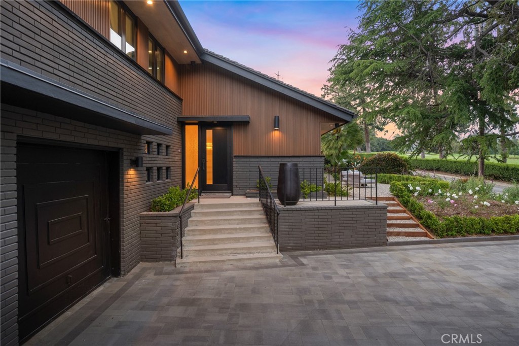 3221 Country Club Drive