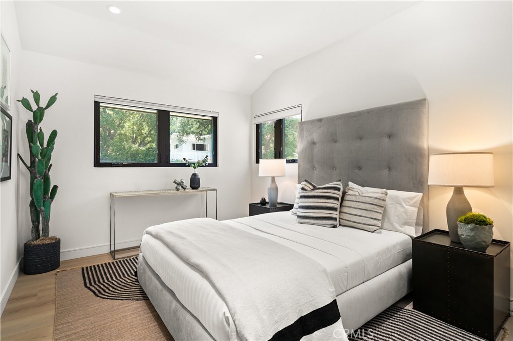 3221 Country Club Drive