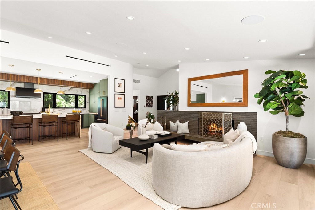 3221 Country Club Drive