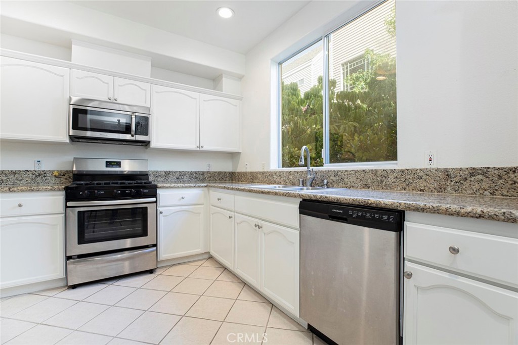 2716 Honolulu Avenue 103