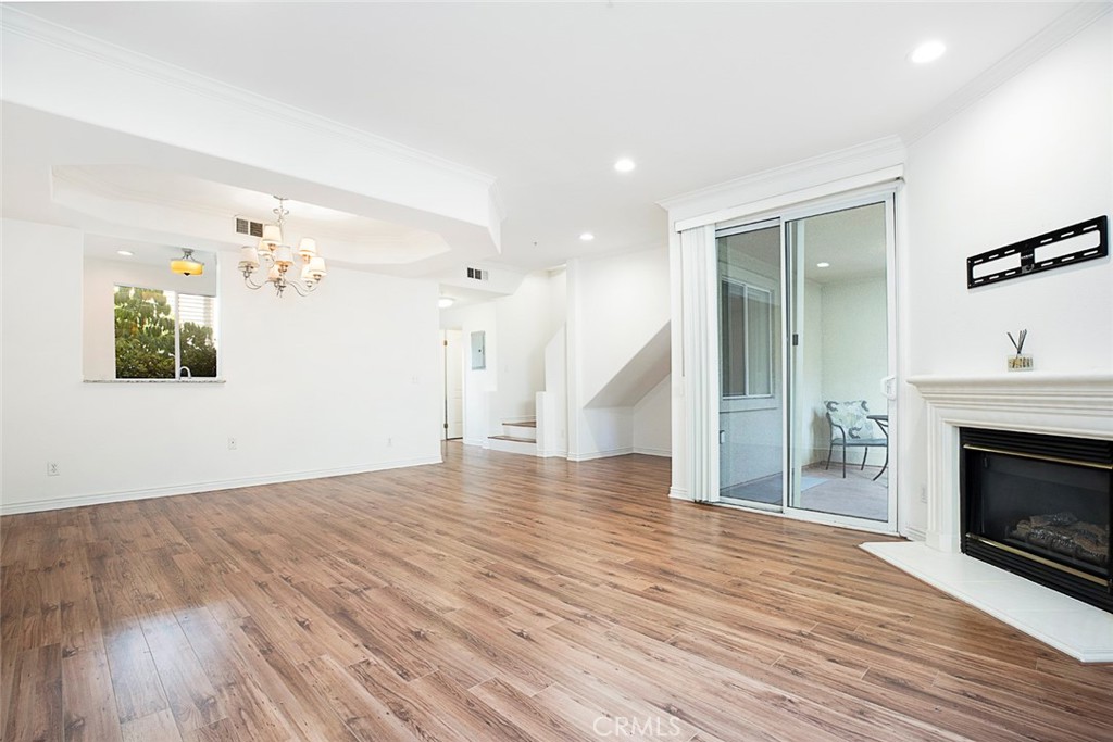 2716 Honolulu Avenue 103