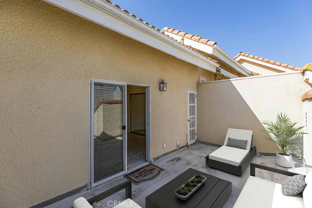 2716 Honolulu Avenue 103