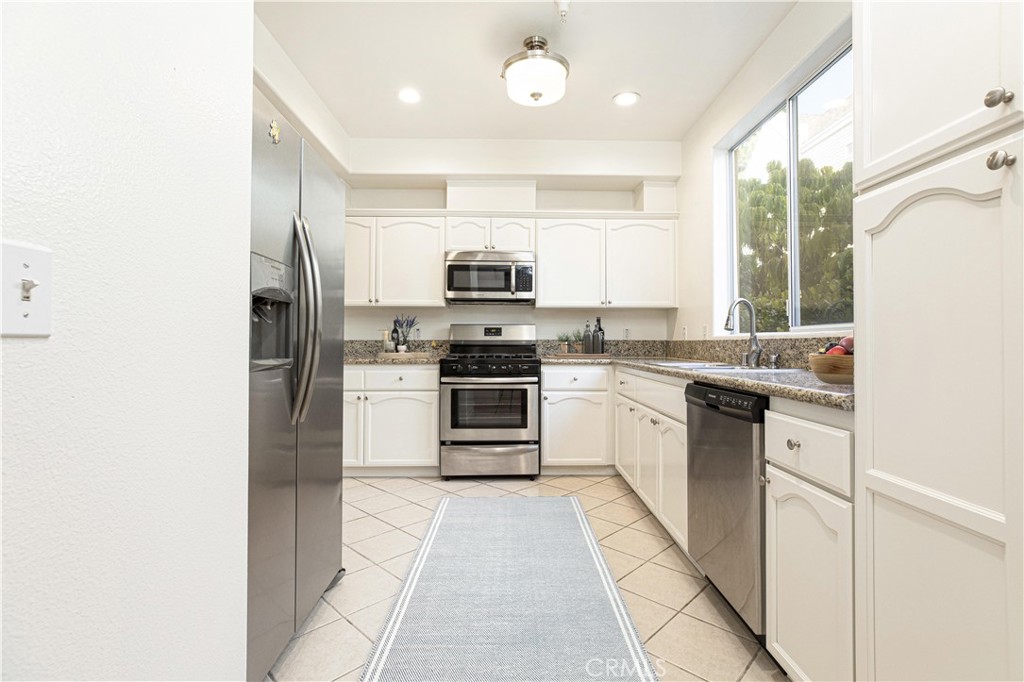 2716 Honolulu Avenue 103