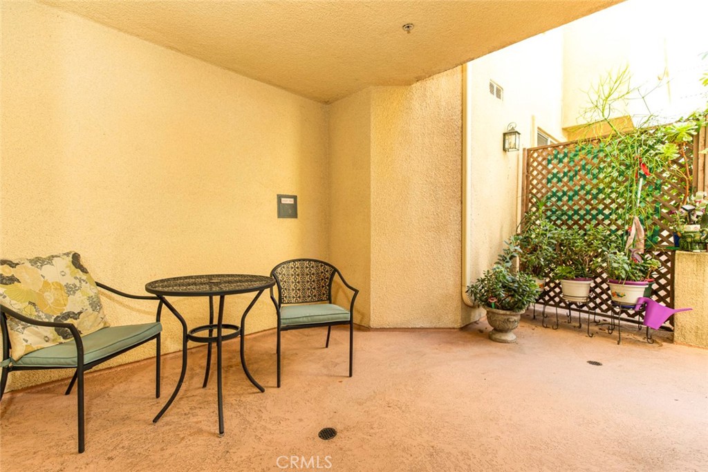 2716 Honolulu Avenue 103