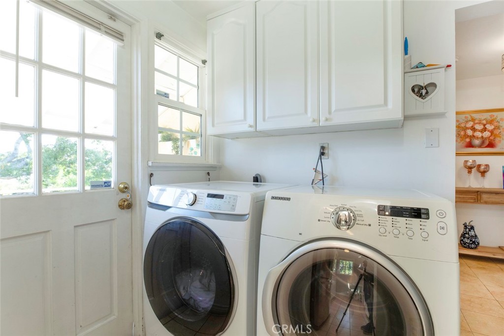 812 814 E Doran Street