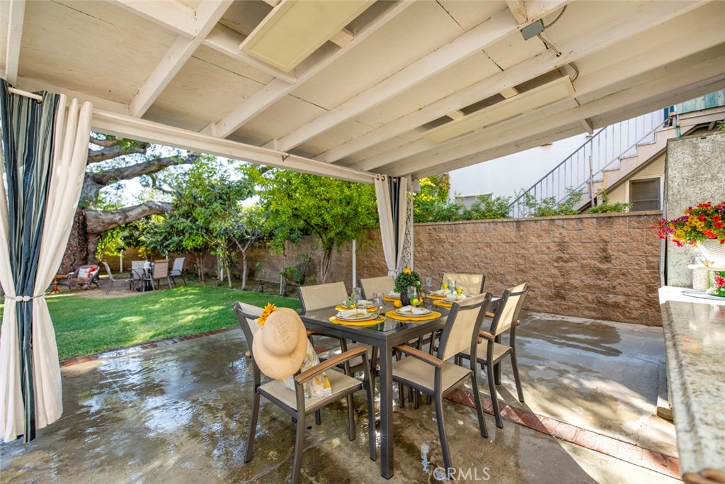 812 814 E Doran Street