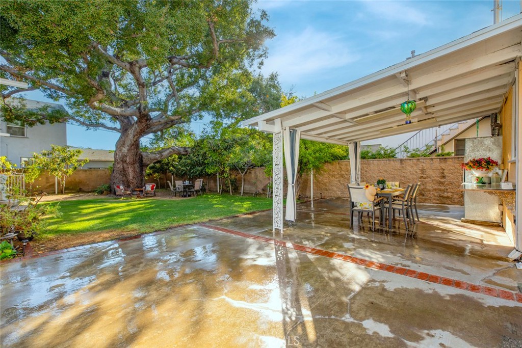 812 814 E Doran Street