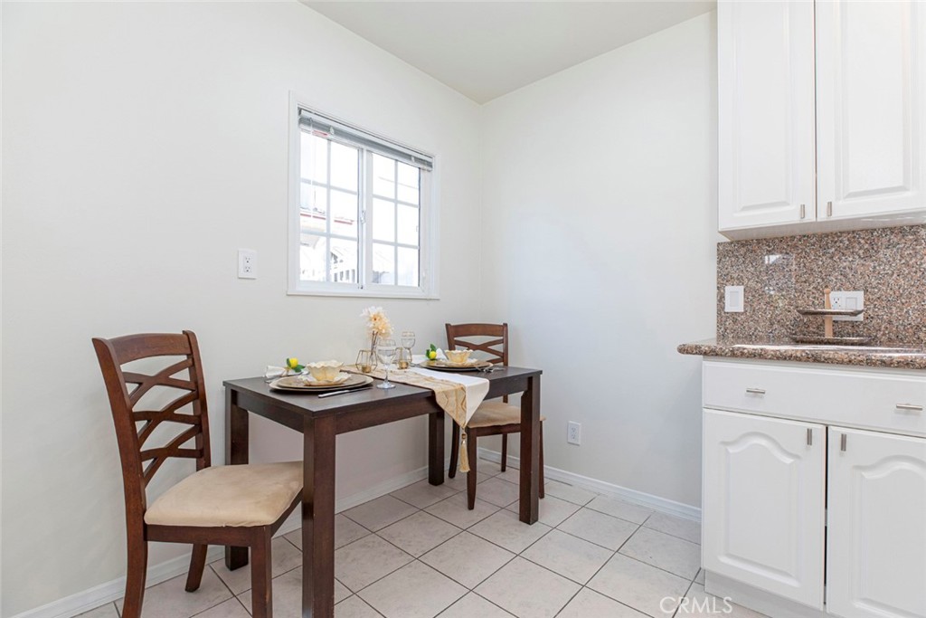 812 814 E Doran Street