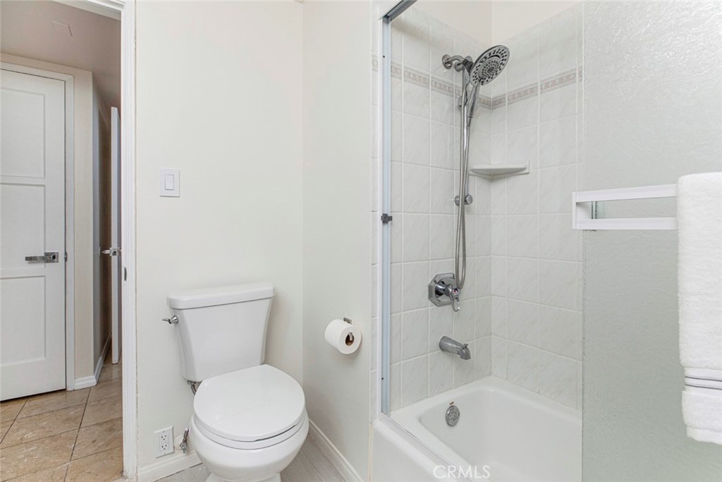 812 814 E Doran Street