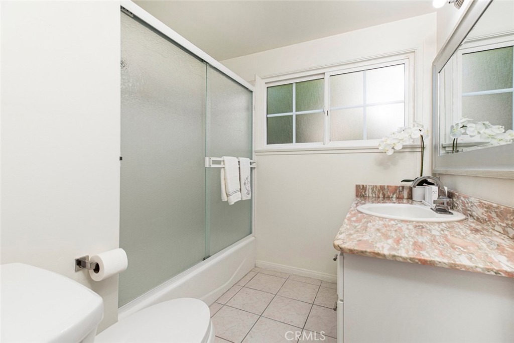 812 814 E Doran Street