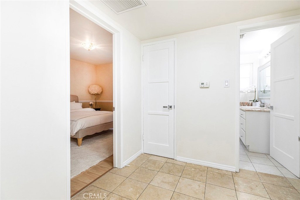 812 814 E Doran Street