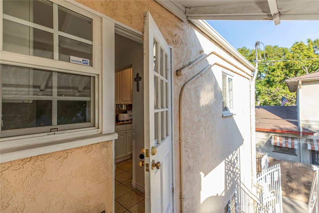 812 814 E Doran Street