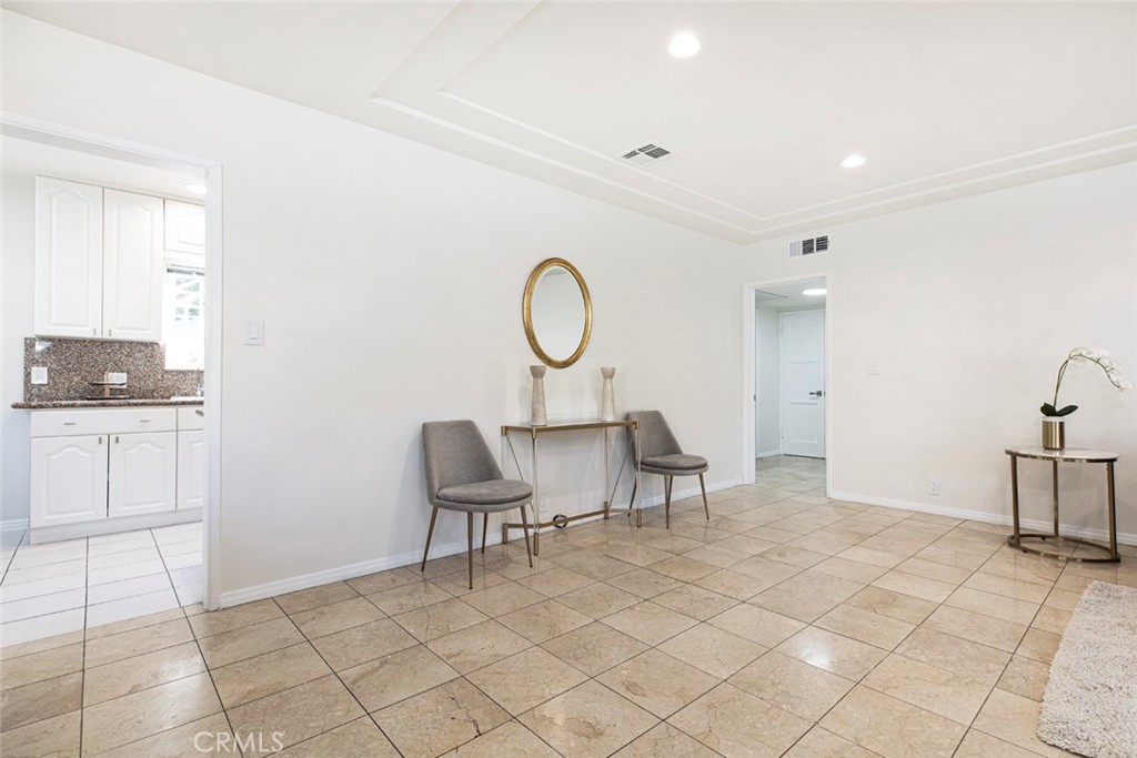 812 814 E Doran Street