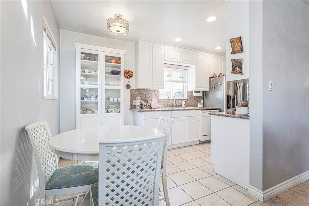 812 814 E Doran Street