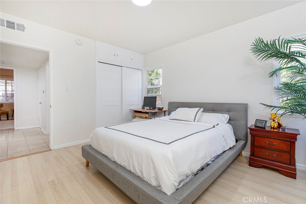 812 814 E Doran Street