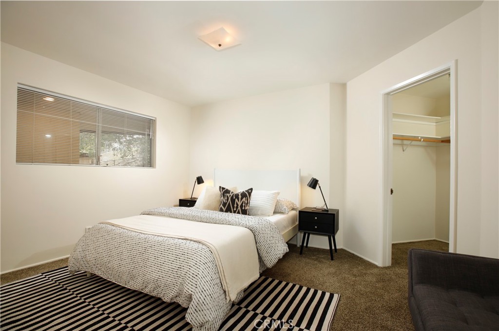 5366 Vista Lejana Lane