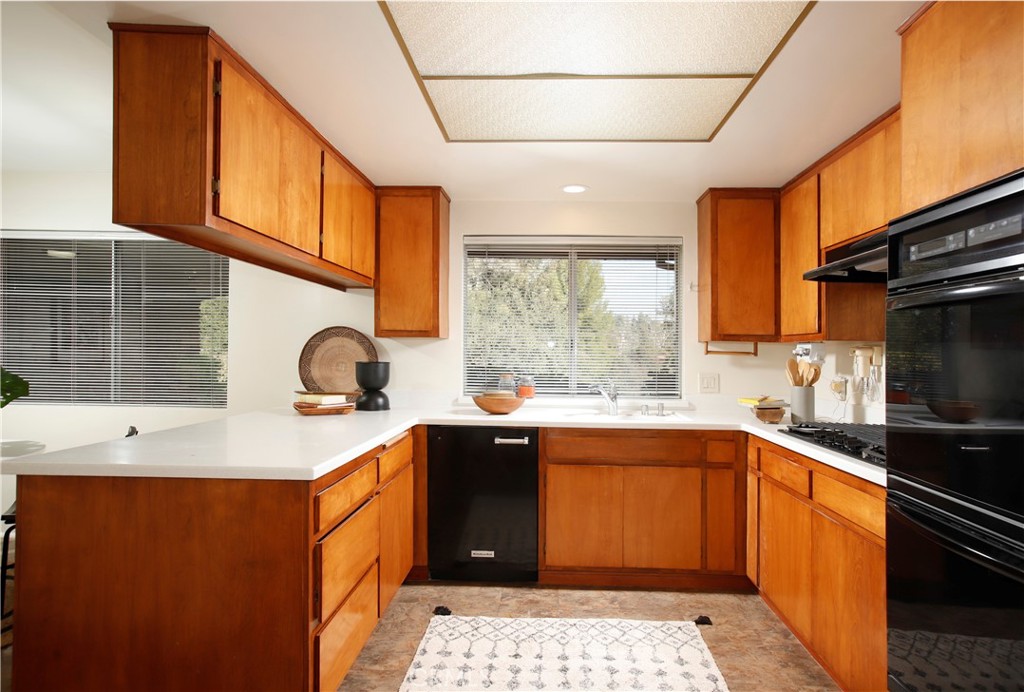 5366 Vista Lejana Lane