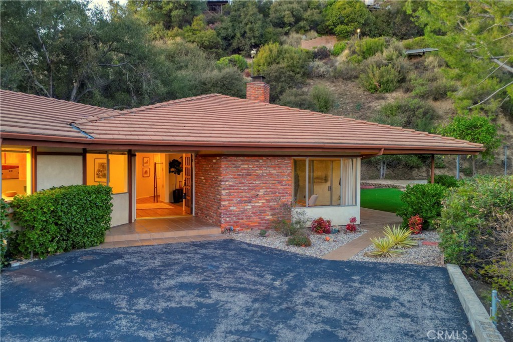 5366 Vista Lejana Lane