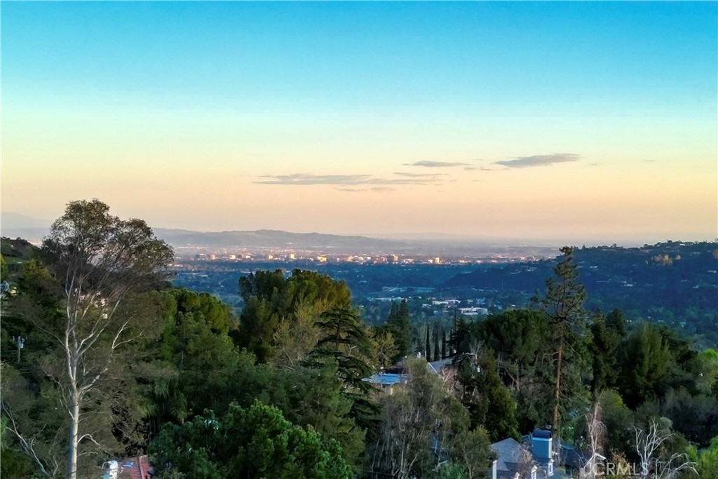 5366 Vista Lejana Lane