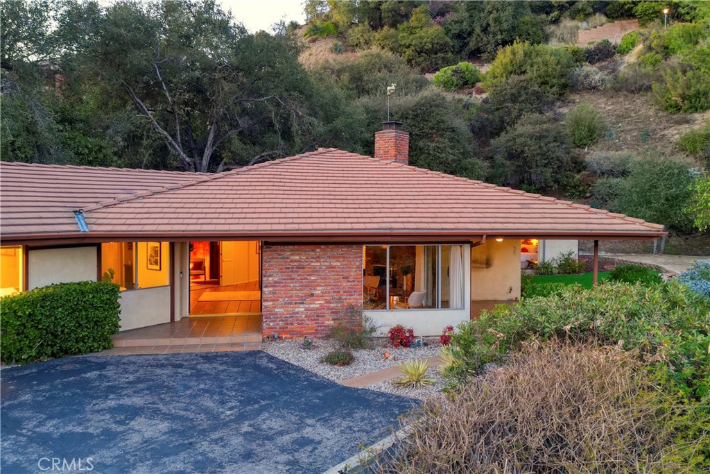 5366 Vista Lejana Lane