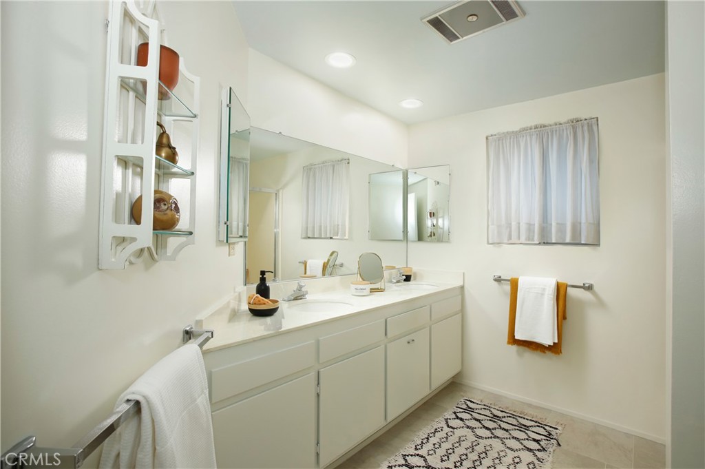 5366 Vista Lejana Lane