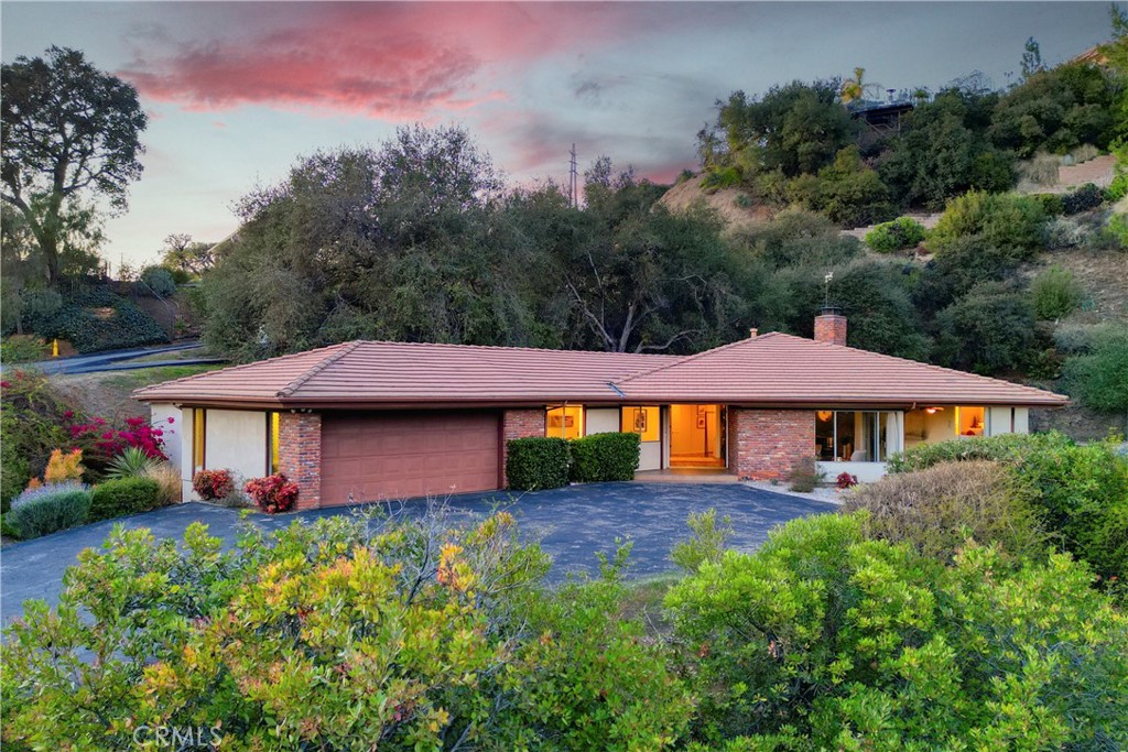 5366 Vista Lejana Lane