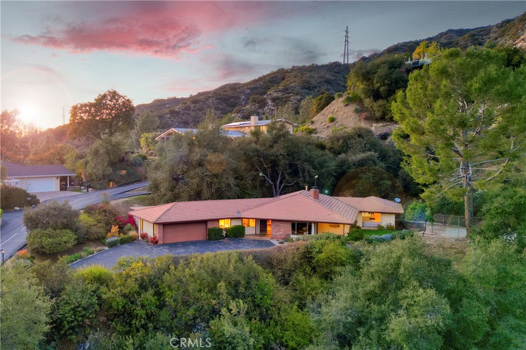 5366 Vista Lejana Lane