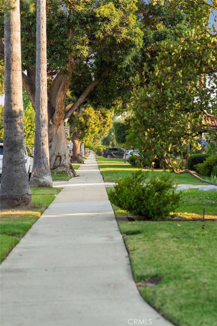 1161 N Everett Street