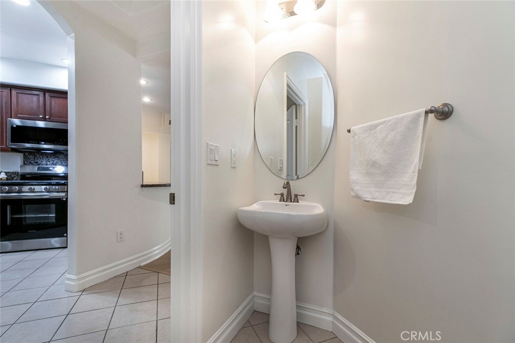 15206 Burbank Boulevard 107