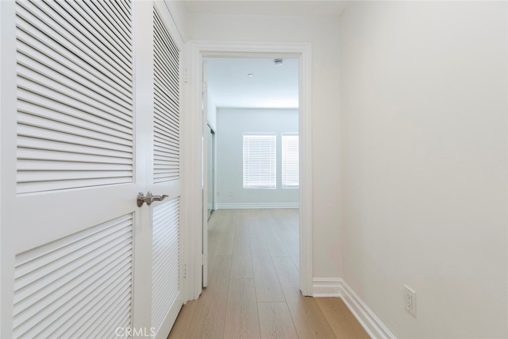 15206 Burbank Boulevard 107
