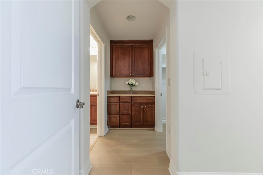 15206 Burbank Boulevard 107