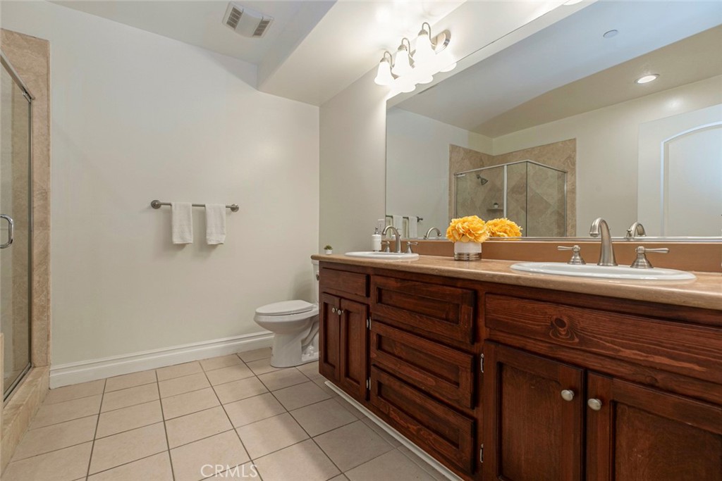15206 Burbank Boulevard 107
