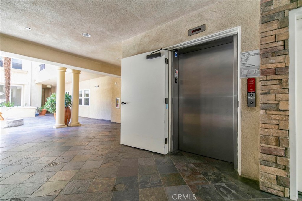 15206 Burbank Boulevard 107